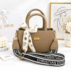 کیف فانتزی دخترانه طرح دیور سایز کوچک همراه با اسکارف 