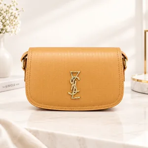 کیف پاسپورتی چرم با قاب گرد و بند قابل تنظیم زنانه طرح YSL